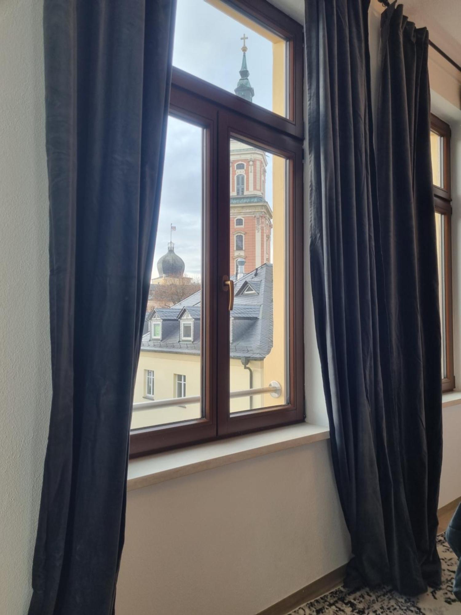 Maremar - Design Maisonette Altstadt - 4 Pers - 57Qm - Luxus Boxspringbett - Kueche - Arbeitsplatz - Privater Parkplatz Greiz Luaran gambar